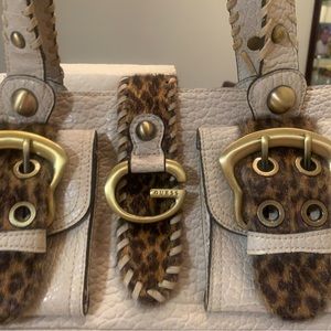 Guess hand bag precious, good condition
